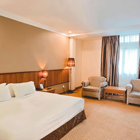 Star Hospedaje Kampong Jerudong Exterior foto