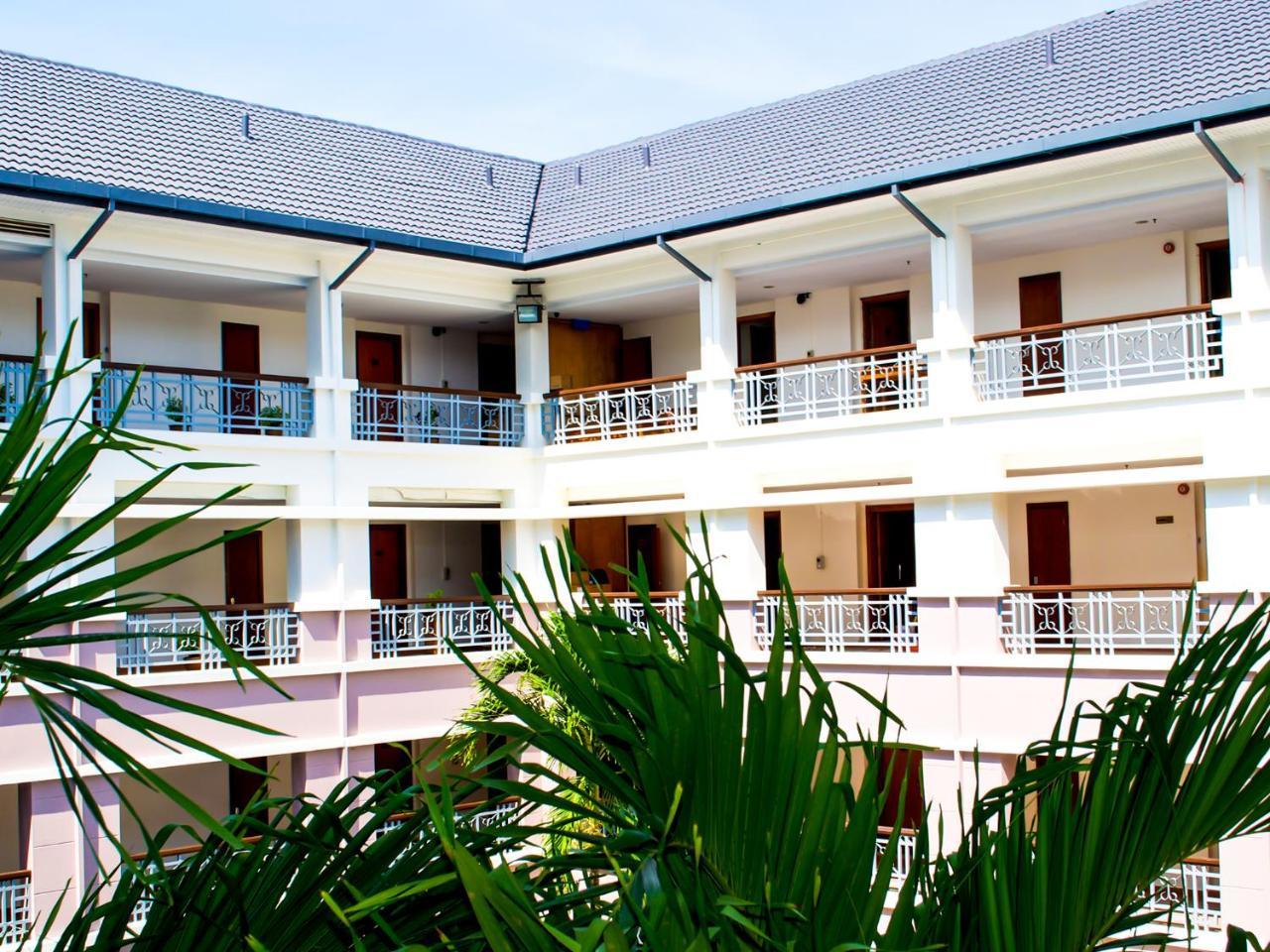 Star Hospedaje Kampong Jerudong Exterior foto